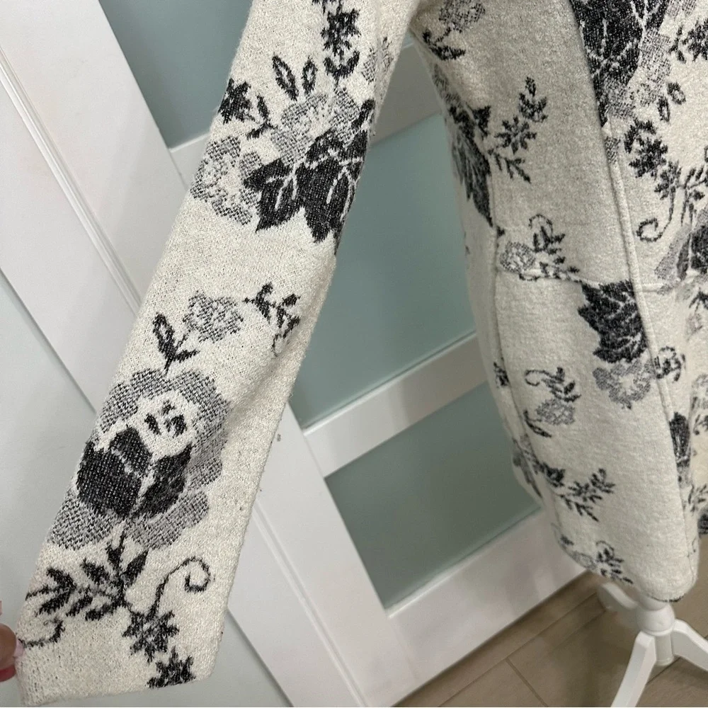 Anthropologie Lucy & Laurel Floral Wool Blend Coat Cream Grey Size Small EUC